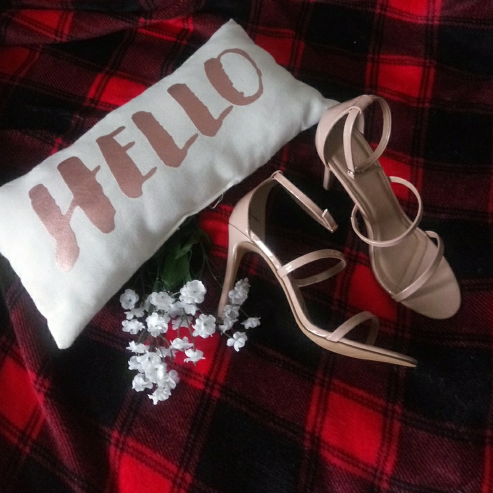 NWT patent faux leather strappy heels